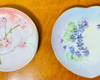 Vntg Decorative Plates