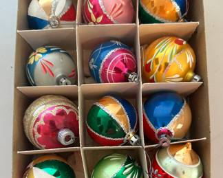 Vintage MCM Christmas Orn