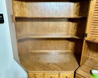 Ethan Allen Corner Cabinet w/shelf