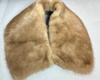 Vntg Fur Collar Hong Kong