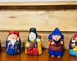 Vntg Japanese Figurines