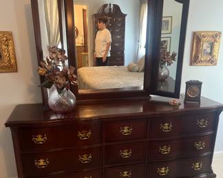 Mahogany Dresser w/ Mirror 