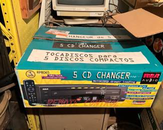 NEW 5 CD changer
