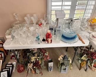 Crystal glasses, vases, bowls and other items