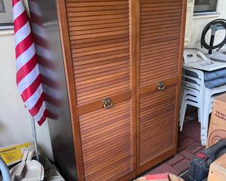 This is a different view of the same cabinet.  Or maybe you want the flag?  