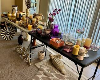 Various decor, rugs, and candles