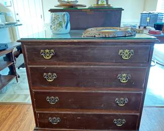 Antique Mahogany 4 drawer chest