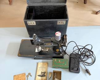 Vintage Singer 221-1 Portable Electric Sewing Machine. It works!