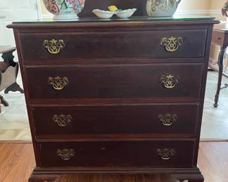 Antique Mahogany 4 drawer chest