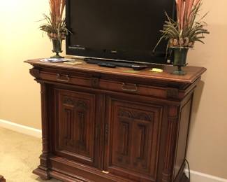 Gorgeous Console/ Cabinet