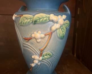 Roseville Pottery Snowberry /under rim chip