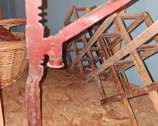 Vintage bottle capper