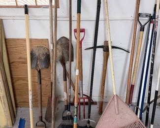 Long Handled Yard and Gardening Tools