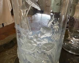 IN THE ROUND - IMAGERY ALL AROUND