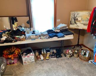 Fake autumn, flowers, women’s shoes, women’s and men’s pants