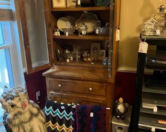 Cabinet with storage