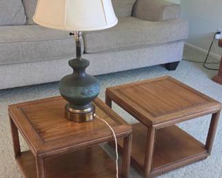 Pair of two-tiered coffee table with urn shaped bronze lamp
