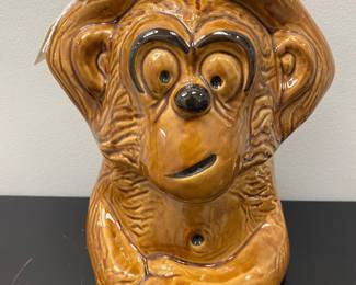 Rare 1960s Doranne of California lidded monkey cookie jar. 