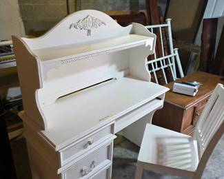 #95	Liberty Furniture White Painted Desk w/hutch and Chair (has finish issues) w/pull-out keyboard - 	 $100.00 