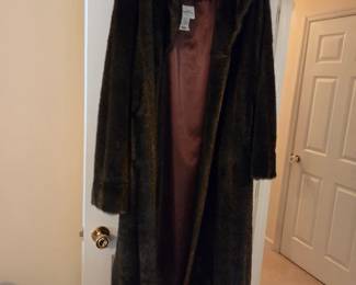 #83	Pamela McCoy Collections Faux Fur Brown Long Coat - Extra Large	 $75.00 