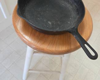 #51	Griswold No. 7 Cast Iron Skillet	 $25.00 