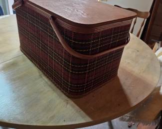 #115	Redmond Wood Picnic Basket w/double Handles - 20x12x11	 $25.00 