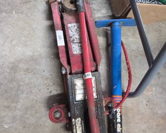 #154	Hydraulic Floor Jack 5500 pounds	 $35.00 