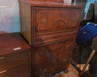 #107	Antique Hand-Dovetailed Chest of 4 Drawers - 30x17x52	 $75.00 