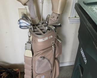 #190	Texan Classics Golf Club Set w/Bag - Right Handed	 $75.00 