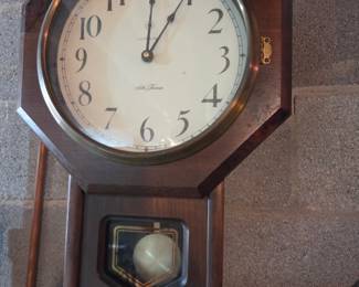 #108	Seth Thomas Electric Stroke Battery Powered Wall Clock	 $60.00 