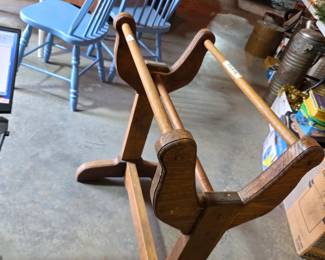 #100	Wood Quilt Rack - 25x15x31	 $30.00 