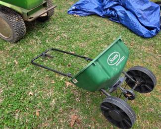 #143	Scotts Speedy Green 1000 Spreader	 $20.00 