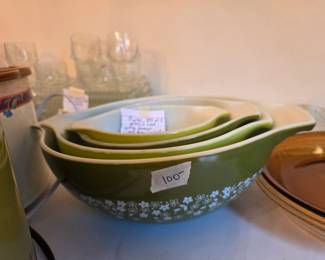 #9	Pyrex Set of 4 Green & Lime Spring Blossom Crazy Daisy Cinderella	 $100.00 