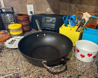 Le Creuset Wok