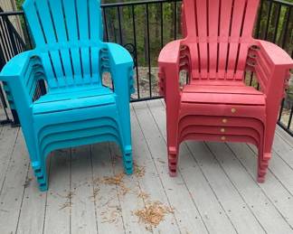 Sturdy plastic outdoor lounge chairs