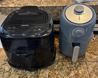 2 Air Fryers