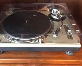 Technics SL1200MK2 Record Player