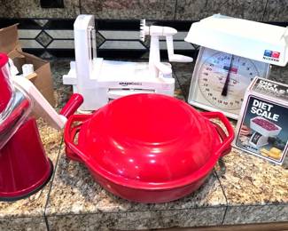 Color Cast Iron, Shredders, Scales