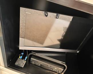 Sony Bravia 32 Inch Tv, VHSDVD