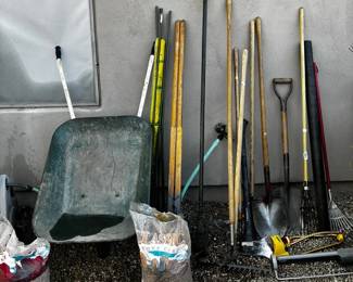 Lawn And Landscaping Tools