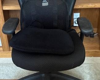 Black Mesh Office Desk Chait