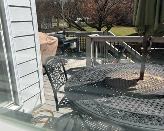 Patio set, Grill