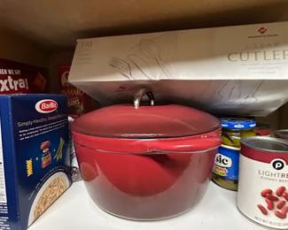 Cast Iron Dutch Oven