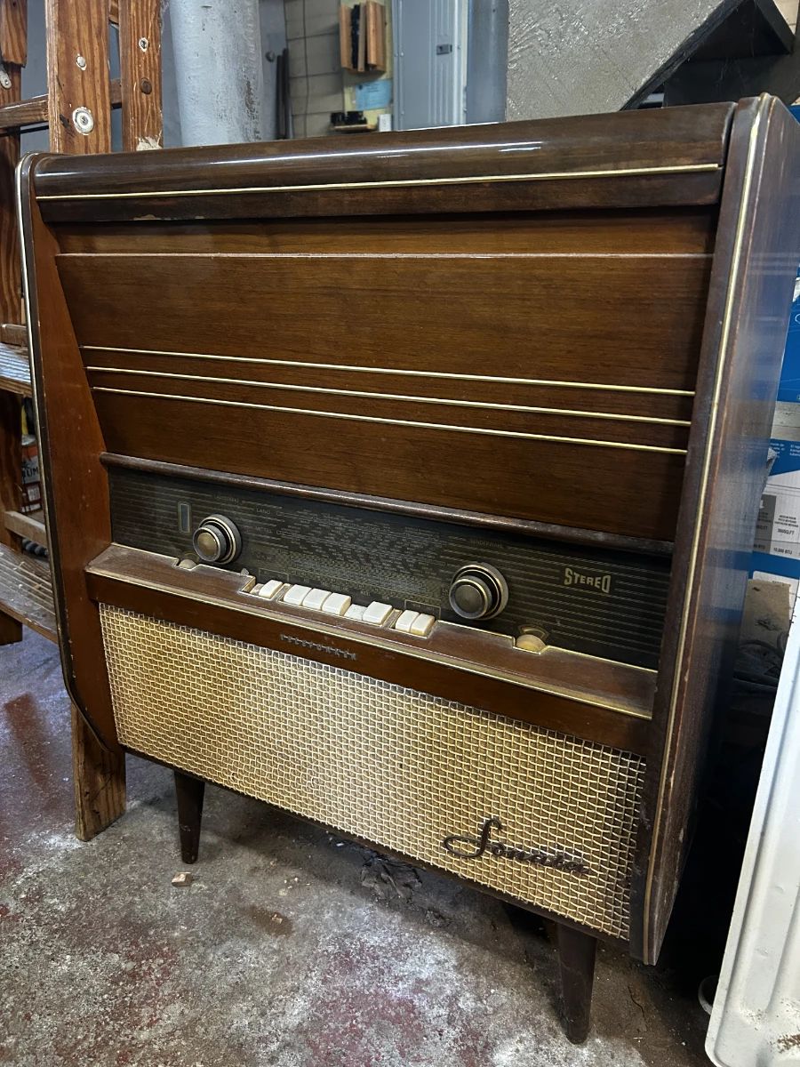 Telefunken sonata Hi-Fi stereo console manufactured in Germany in 1960