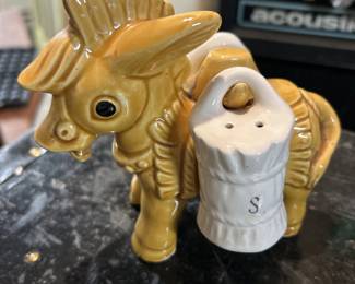 Vintage Ceramic Salt and Pepper