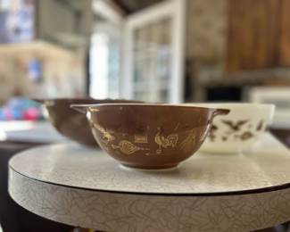 Set of 3 Pyrex Early American