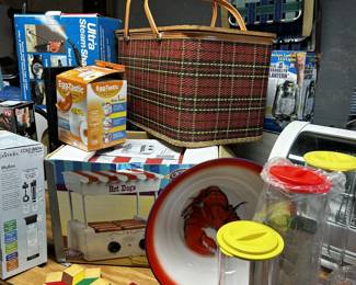 New Hot dog Cooker?Picnic accessories/Kitchen (in Basement)