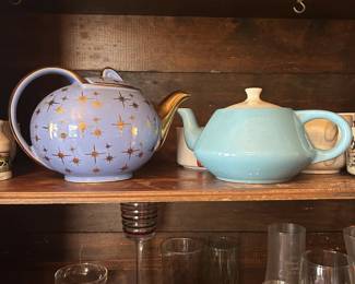 Vintage Hall China 'Atomic Starburst' Teapot 1040's,  MCM Royal China Ble Heaven Teapot.