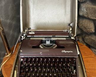 Olympia sm3 Vintage Typewriter