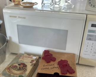 Vintage Set of 18 red plastic cookie cutters/Cake Decorating Set